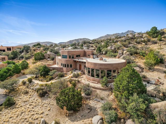 303 Spring Creek Place NE, Albuquerque, NM 87122