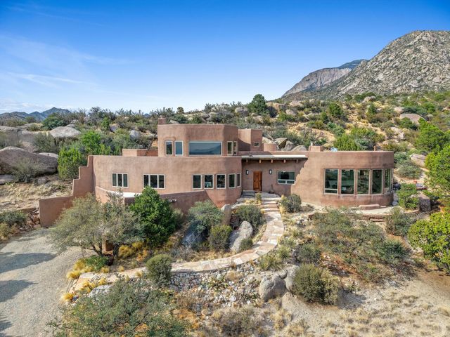 303 Spring Creek Place NE, Albuquerque, NM 87122