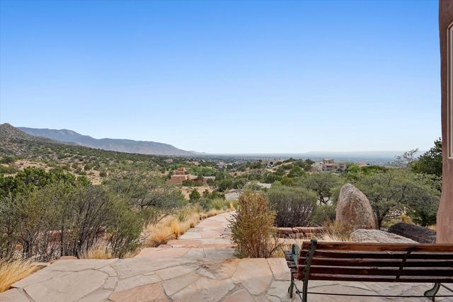 303 Spring Creek Place NE, Albuquerque, NM 87122