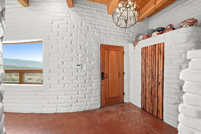 303 Spring Creek Place NE, Albuquerque, NM 87122