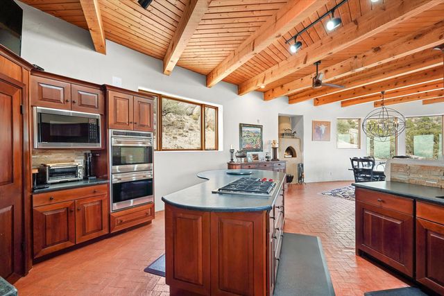 303 Spring Creek Place NE, Albuquerque, NM 87122