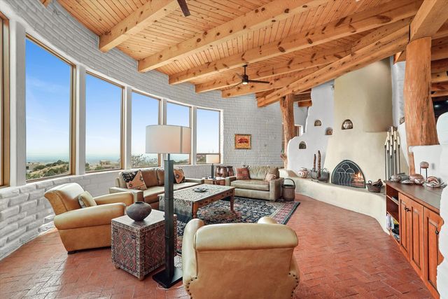 303 Spring Creek Place NE, Albuquerque, NM 87122