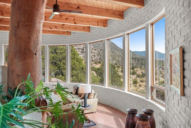 303 Spring Creek Place NE, Albuquerque, NM 87122