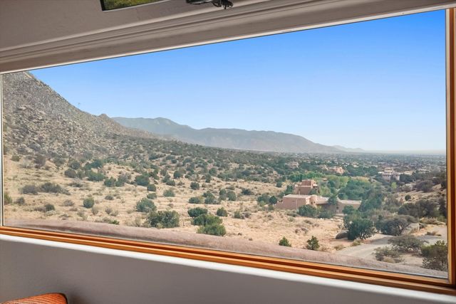 303 Spring Creek Place NE, Albuquerque, NM 87122