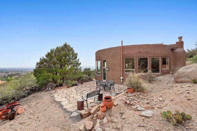 303 Spring Creek Place NE, Albuquerque, NM 87122