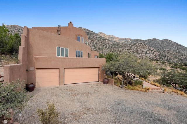 303 Spring Creek Place NE, Albuquerque, NM 87122