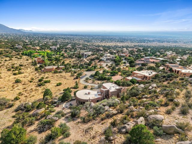 303 Spring Creek Place NE, Albuquerque, NM 87122