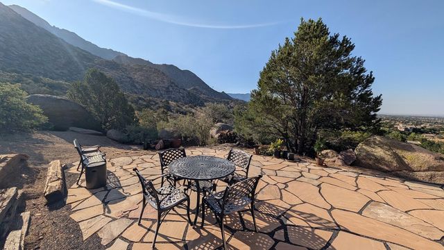 303 Spring Creek Place NE, Albuquerque, NM 87122