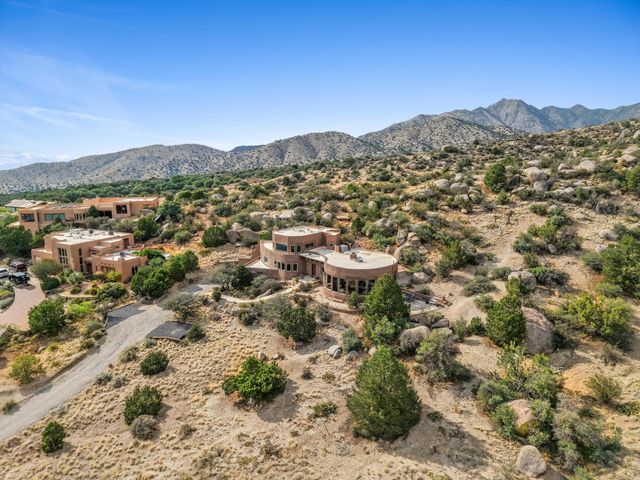 303 Spring Creek Place NE, Albuquerque, NM 87122