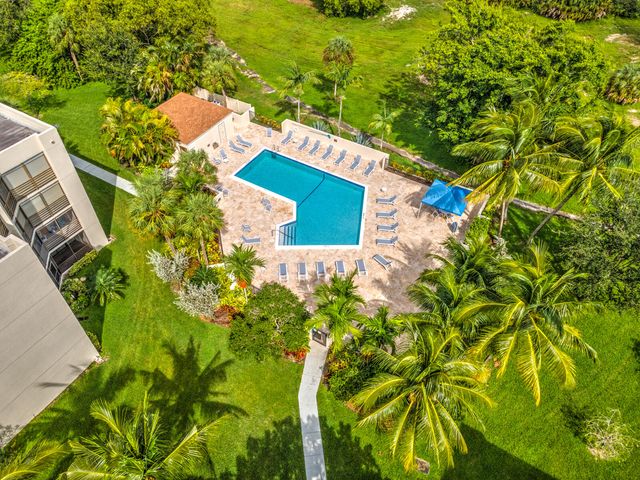 5701 Camino Del Sol 204, Boca Raton, FL 33433