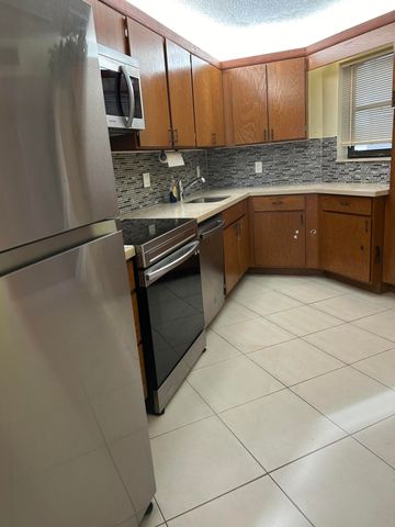 5701 Camino Del Sol 204, Boca Raton, FL 33433