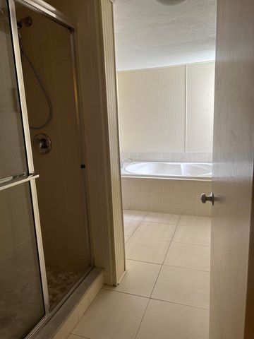 5701 Camino Del Sol 204, Boca Raton, FL 33433