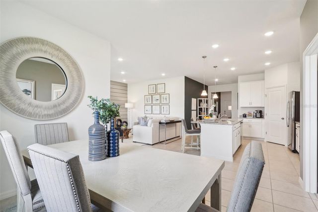 1733 BLUE LAGOON CIRCLE, Mascotte, FL 34753