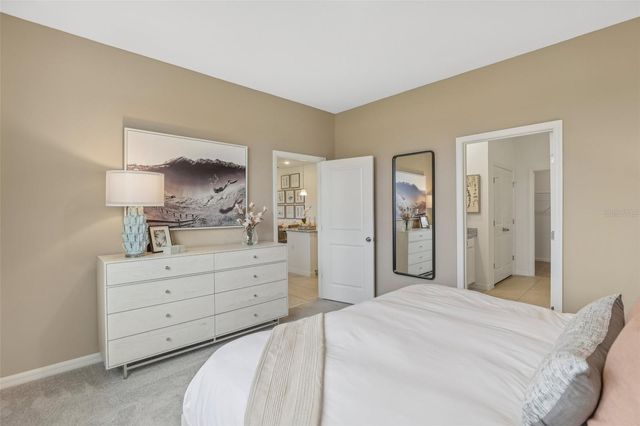 1733 BLUE LAGOON CIRCLE, Mascotte, FL 34753