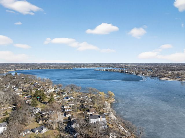 42319 N Woodbine Avenue, Antioch, IL 60002