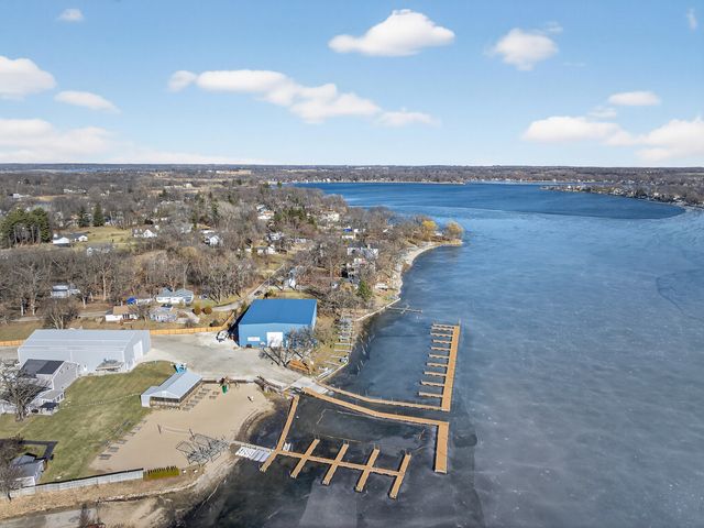 42319 N Woodbine Avenue, Antioch, IL 60002