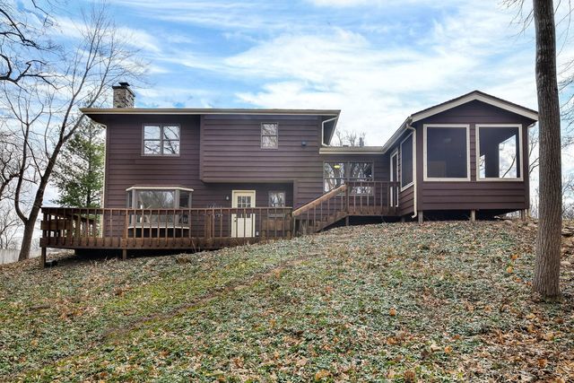 39W150 Campton Hills Drive, St. Charles, IL 60175