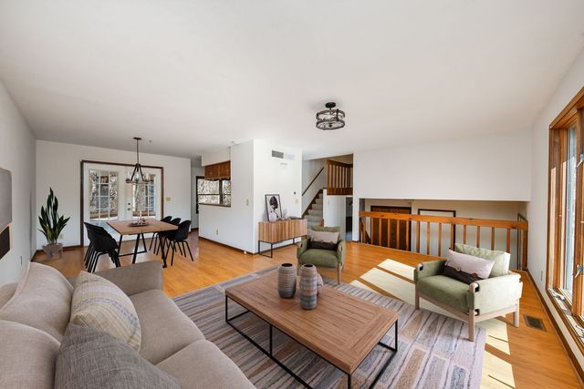 39W150 Campton Hills Drive, St. Charles, IL 60175