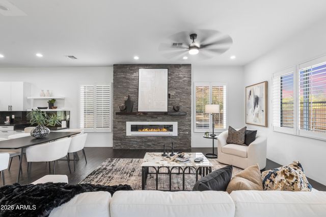 11209 S 39th Lane, Laveen, AZ 85339