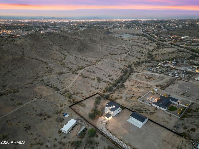 11209 S 39th Lane, Laveen, AZ 85339