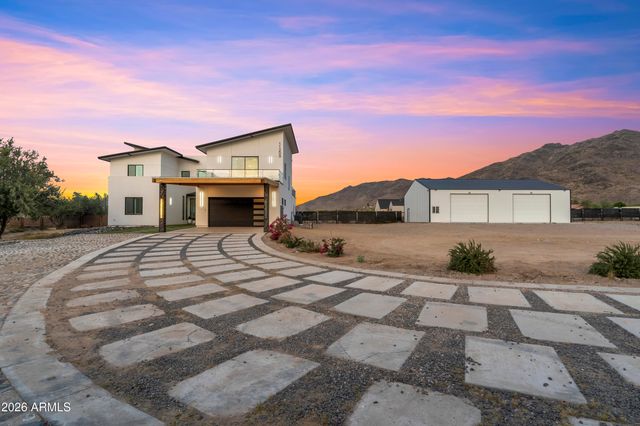 11209 S 39th Lane, Laveen, AZ 85339