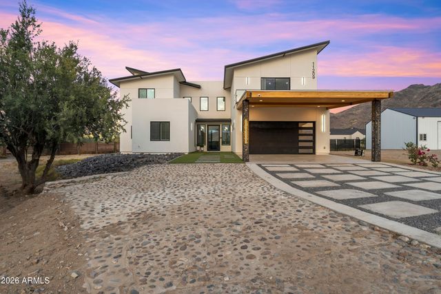 11209 S 39th Lane, Laveen, AZ 85339