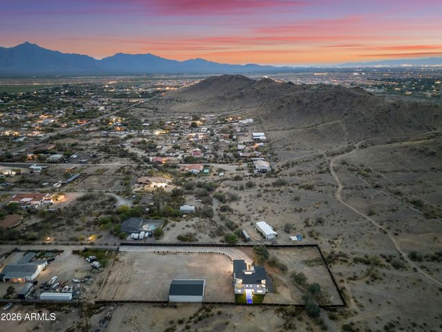 11209 S 39th Lane, Laveen, AZ 85339