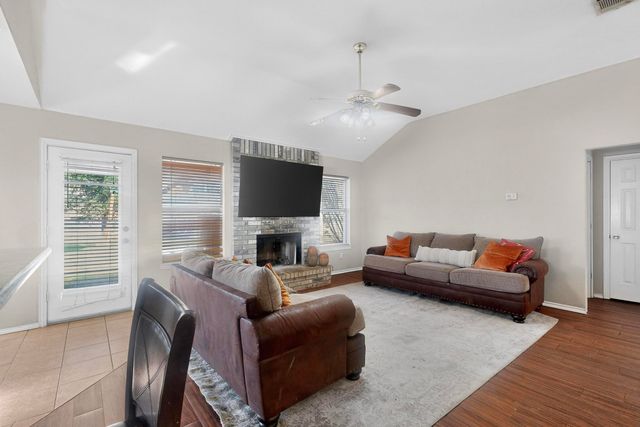 107 Catie Lane, Joshua, TX 76058