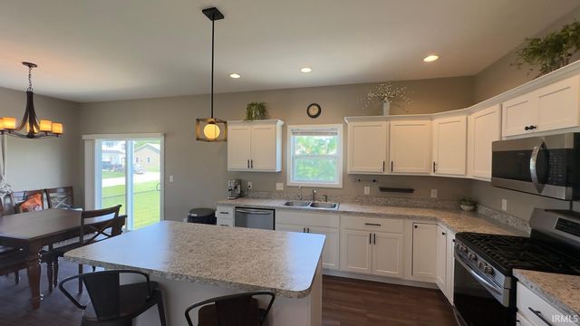 12853 King Fish Court, Middlebury, IN 46540