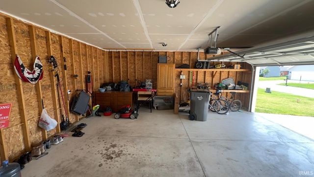 12853 King Fish Court, Middlebury, IN 46540