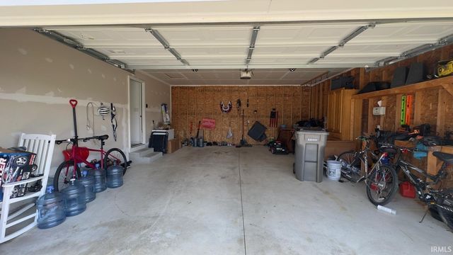 12853 King Fish Court, Middlebury, IN 46540