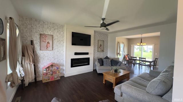 12853 King Fish Court, Middlebury, IN 46540
