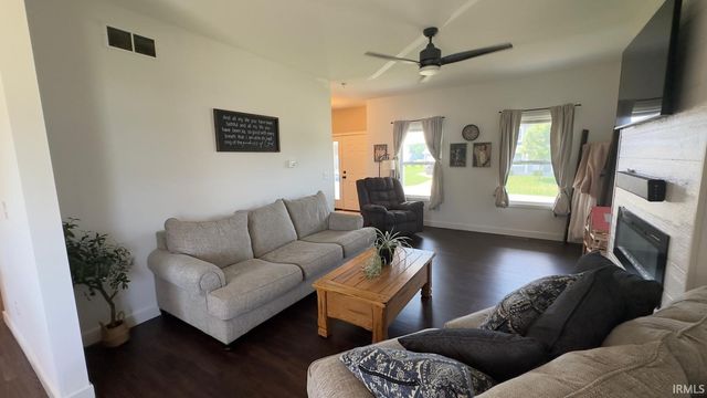 12853 King Fish Court, Middlebury, IN 46540