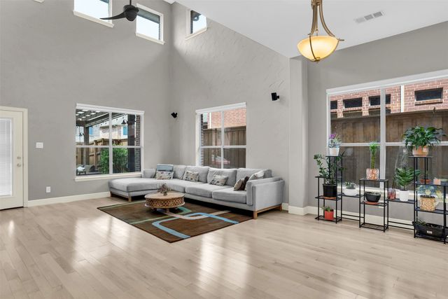 8631 Lohr Valley Road, Irving, TX 75063