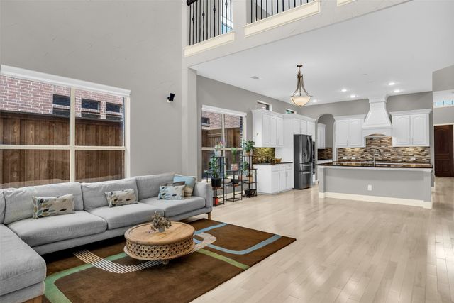 8631 Lohr Valley Road, Irving, TX 75063