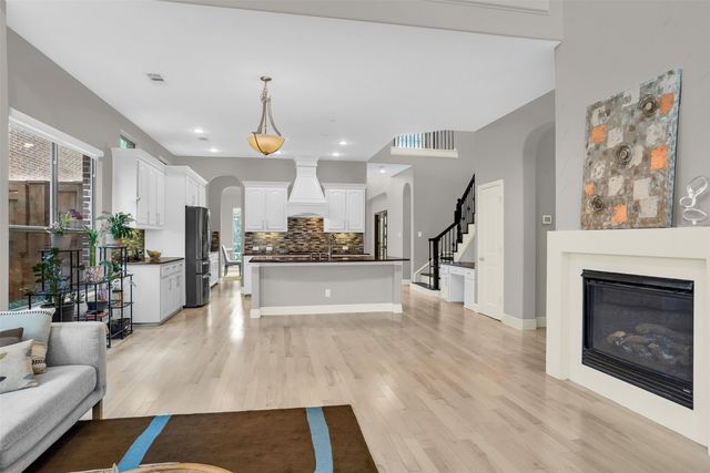 8631 Lohr Valley Road, Irving, TX 75063