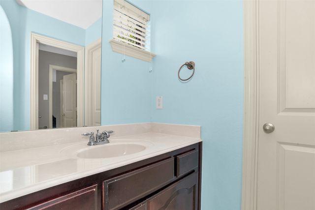 8631 Lohr Valley Road, Irving, TX 75063