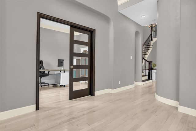 8631 Lohr Valley Road, Irving, TX 75063