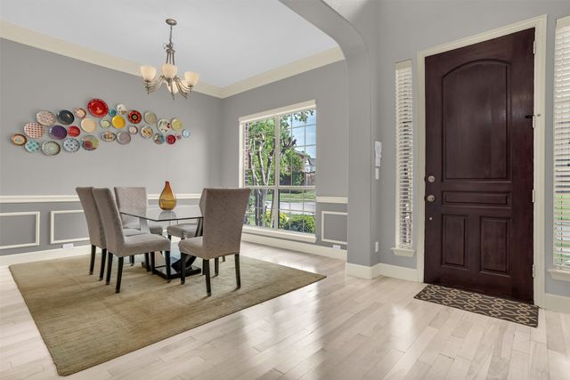 8631 Lohr Valley Road, Irving, TX 75063