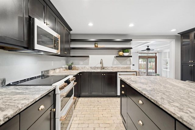 1214 IRWIN AVENUE, De Pere, WI 54115