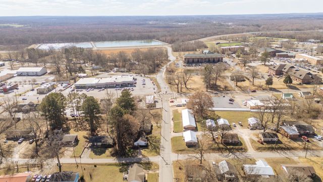 226 MIFFLIN DR S, Henderson, TN 38340