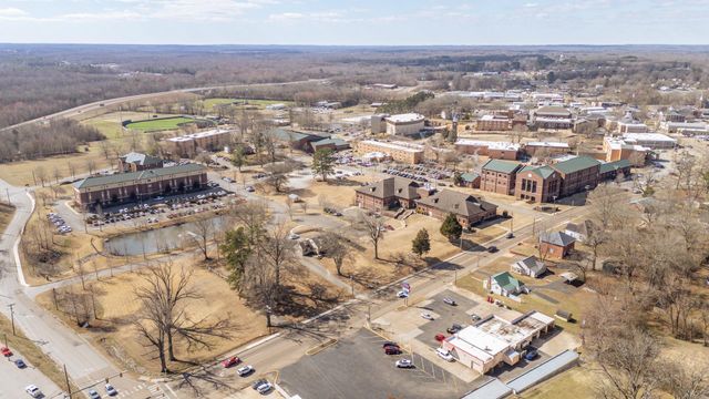 226 MIFFLIN DR S, Henderson, TN 38340