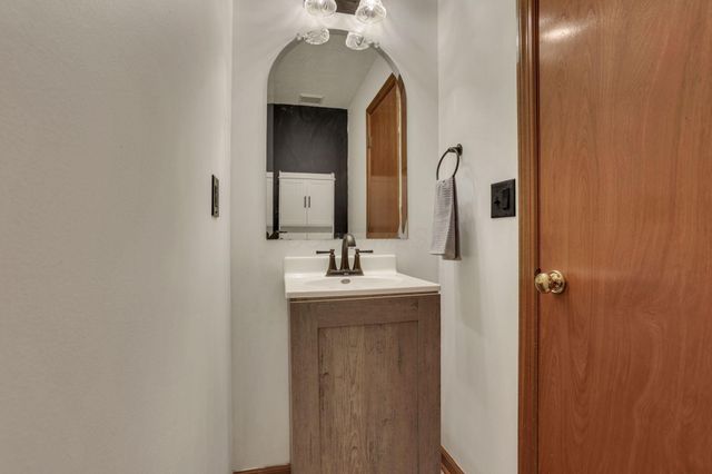 7352 Old Creek Lane, Canal Winchester, OH 43110