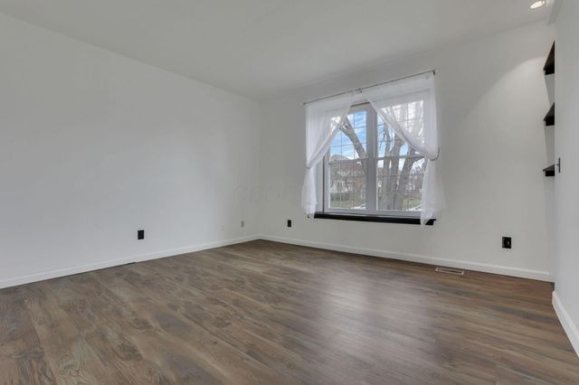 7352 Old Creek Lane, Canal Winchester, OH 43110