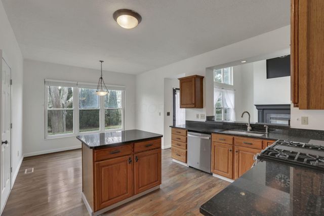 7352 Old Creek Lane, Canal Winchester, OH 43110