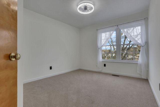 7352 Old Creek Lane, Canal Winchester, OH 43110