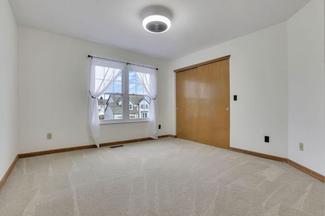 7352 Old Creek Lane, Canal Winchester, OH 43110