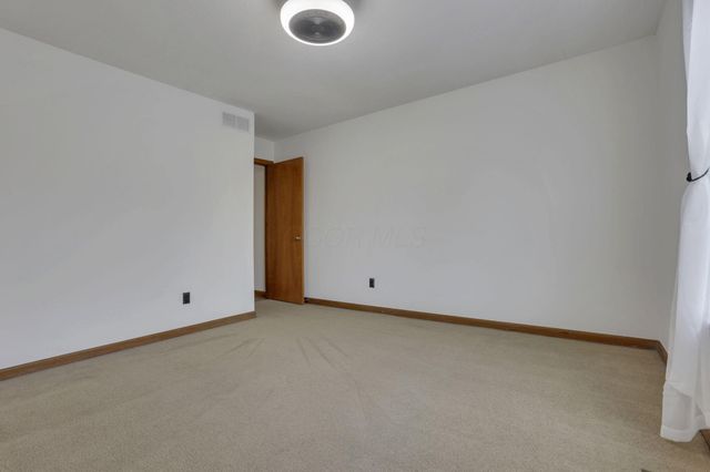 7352 Old Creek Lane, Canal Winchester, OH 43110