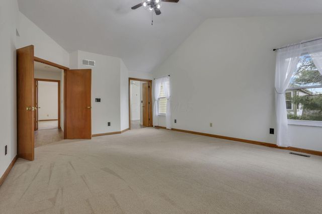 7352 Old Creek Lane, Canal Winchester, OH 43110