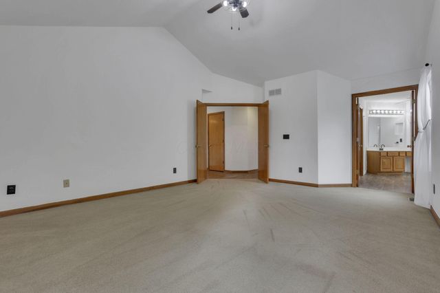 7352 Old Creek Lane, Canal Winchester, OH 43110